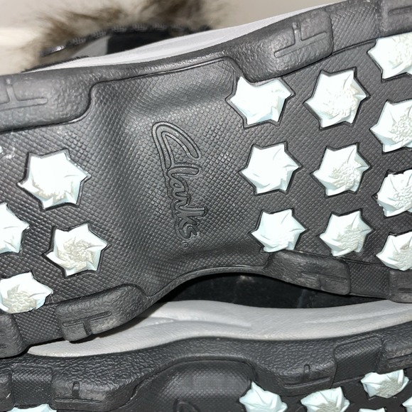 Clarks Wintry Hi Tall Black Suede Boots Womens Size 8 M Thinsulate Faux Fur - Picture 5 of 10